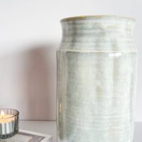 Vase gris beige blanc
