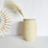 Vase beige mouchetté