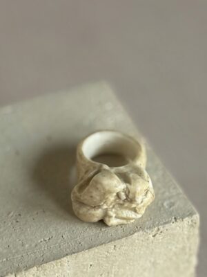 Fragment 06 - Bague en porcelaine artisanale