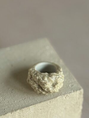 Fragment 05 - Bague en porcelaine artisanale