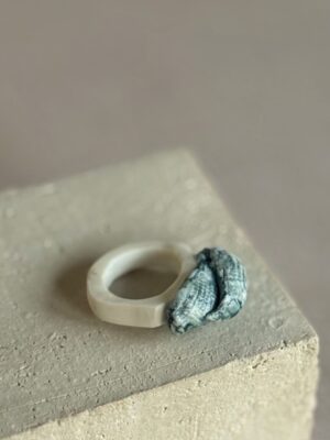 Fragment d'écume 03 - Bague en porcelaine artisanale