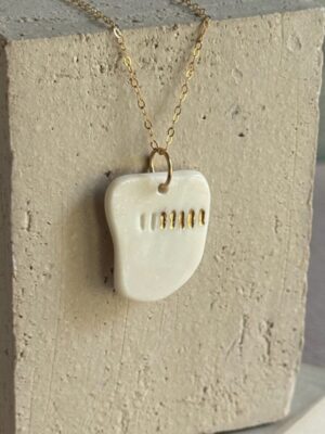 pendentif en porcelaine